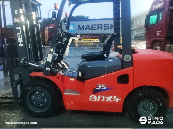 Mozambique - 1 Unit HELI CPCD35 Forklift