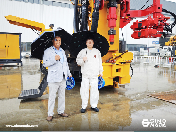 Algeria Client Visited XCMG Factory