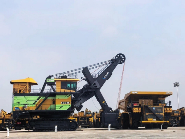 Governor of Jiangsu Visits XCMG for Innovation and Growth