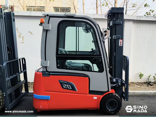 Greece - 1 Unit HELI CPD16 & 4 CPD20 Forklifts