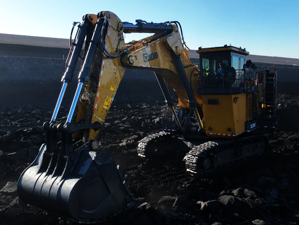 XCMG XE2000 Excavator Achieves 7,500 Annual Operating Hours