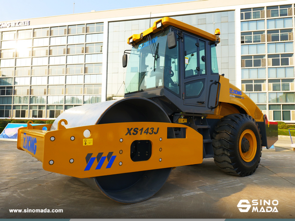 Algeria - 1 Unit XCMG XS143J Road Roller