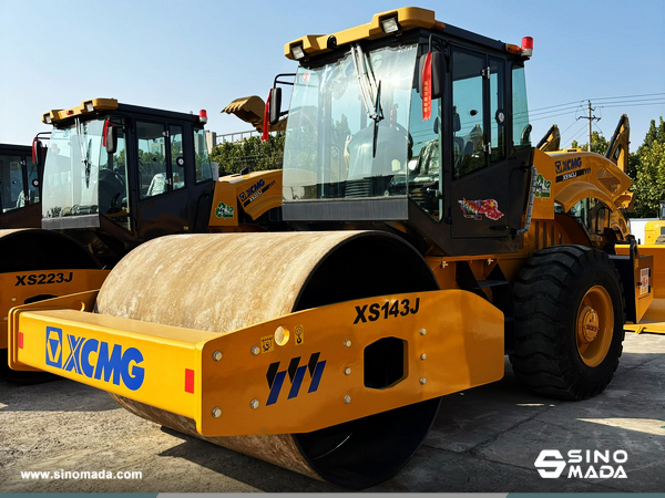 Algeria - 1 Unit XCMG XS143J Road Roller