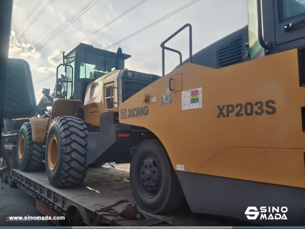 GR215 Motor Grader