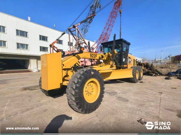 Mexico - 6 Units CAT 320GX Excavators & 1 XCMG XP263 Road Roller & 1 SEM 922F Motor Grader