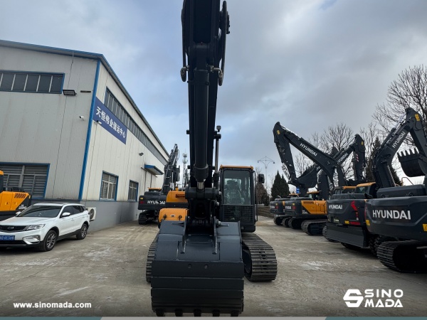 Algeria - 1 Unit HYUNDAI HX220L Excavator