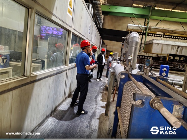 Cameroon Clients Visited CIMC and Shacman Factory