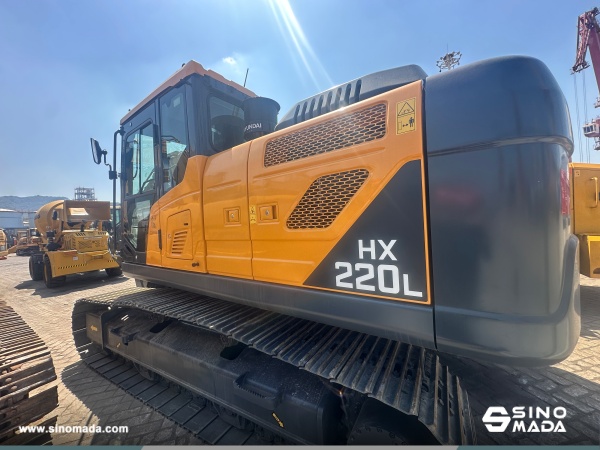 Algeria - 1 Unit HYUNDAI HX220VL Excavator