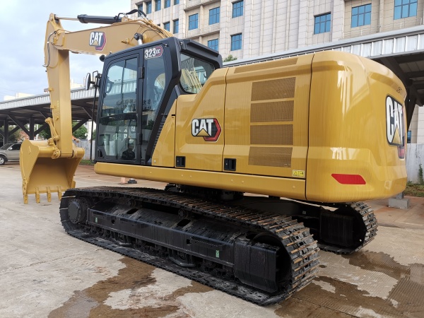 Caterpillar Q2 Revenue Hits Record $20.5B, Powered by AI Data Center Boom